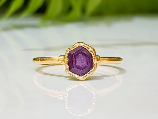 Stunning hexagon cut pink sapphire ring in 18k gold, perfect for gifts or unique engagement rings.