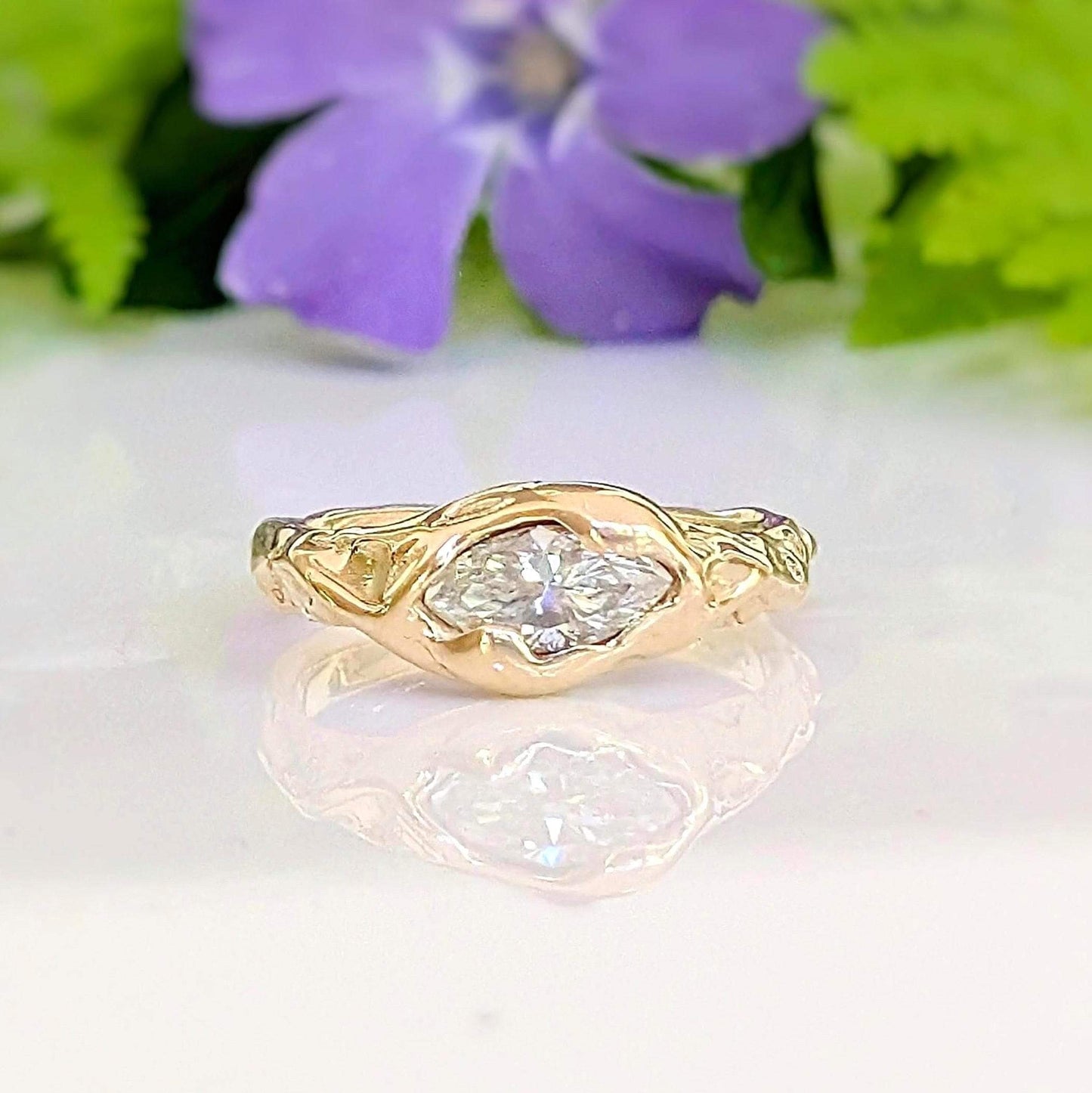 Bague de fiançailles moissanite - Anneau texturé en or massif 14k