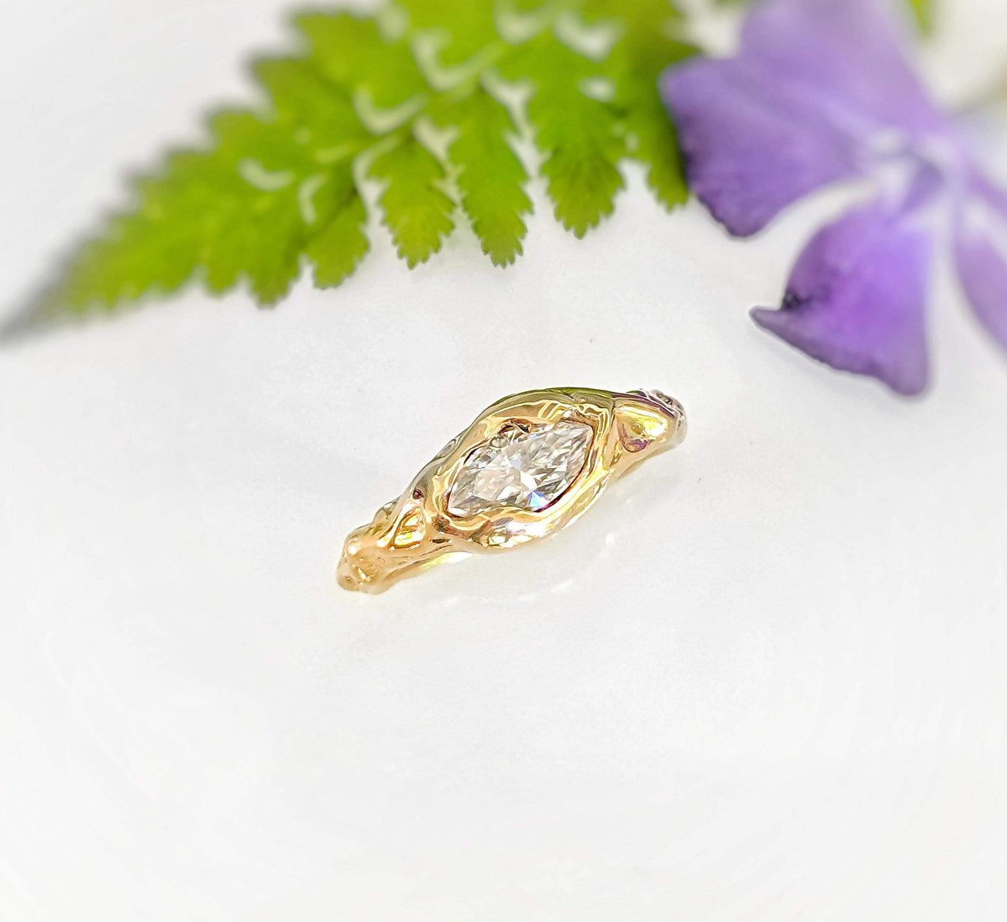 Bague de fiançailles moissanite - Anneau texturé en or massif 14k
