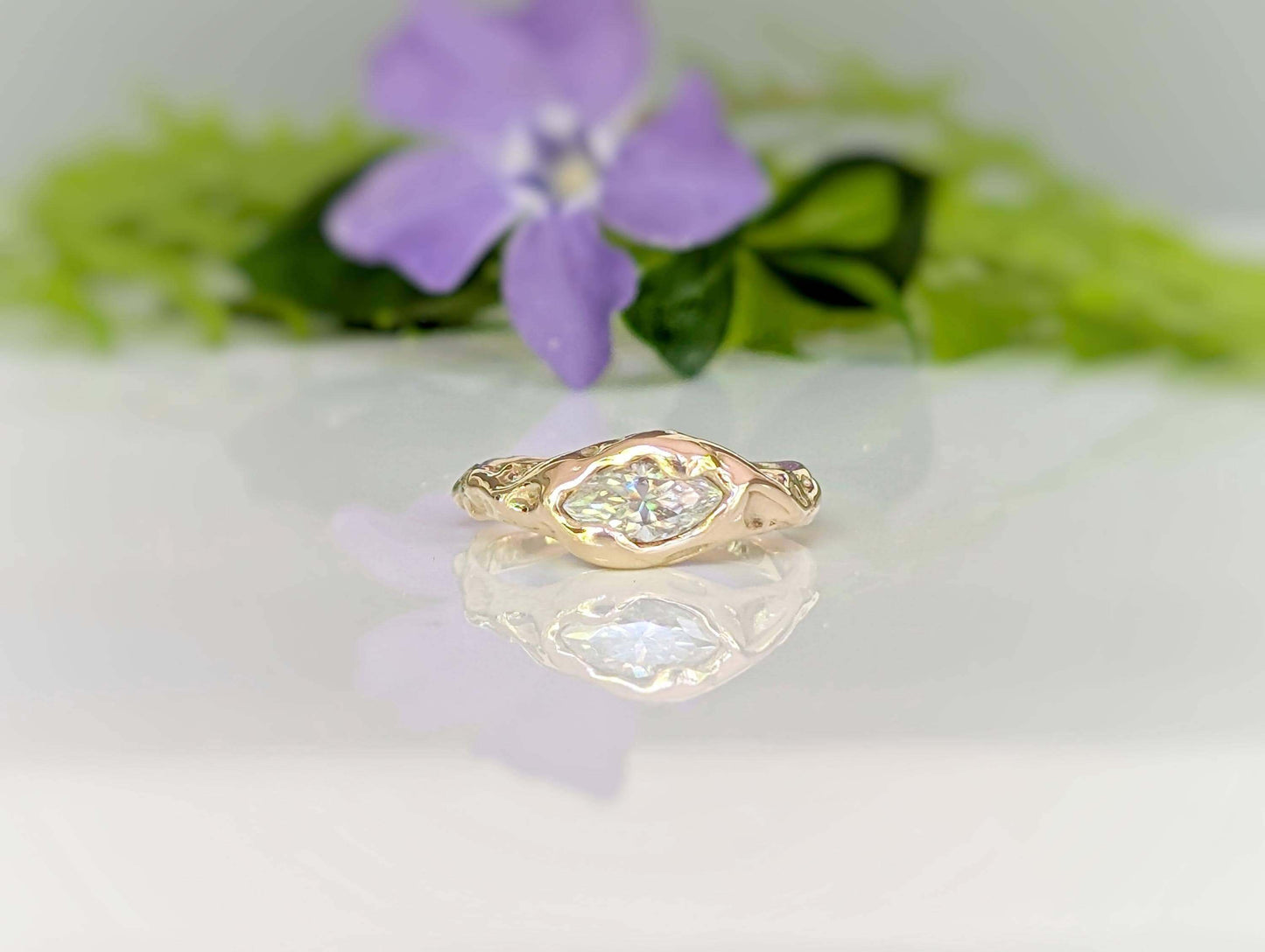 Bague de fiançailles moissanite - Anneau texturé en or massif 14k