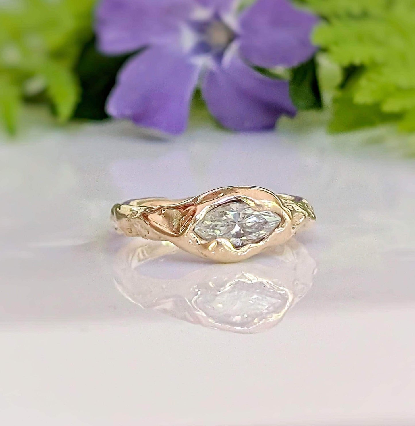 Bague de fiançailles moissanite - Anneau texturé en or massif 14k