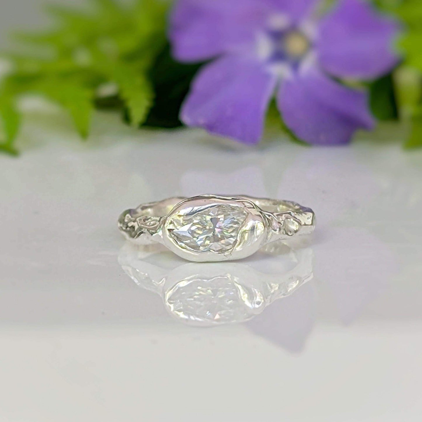 Bague de fiançailles moissanite - Anneau texturé en or massif 14k