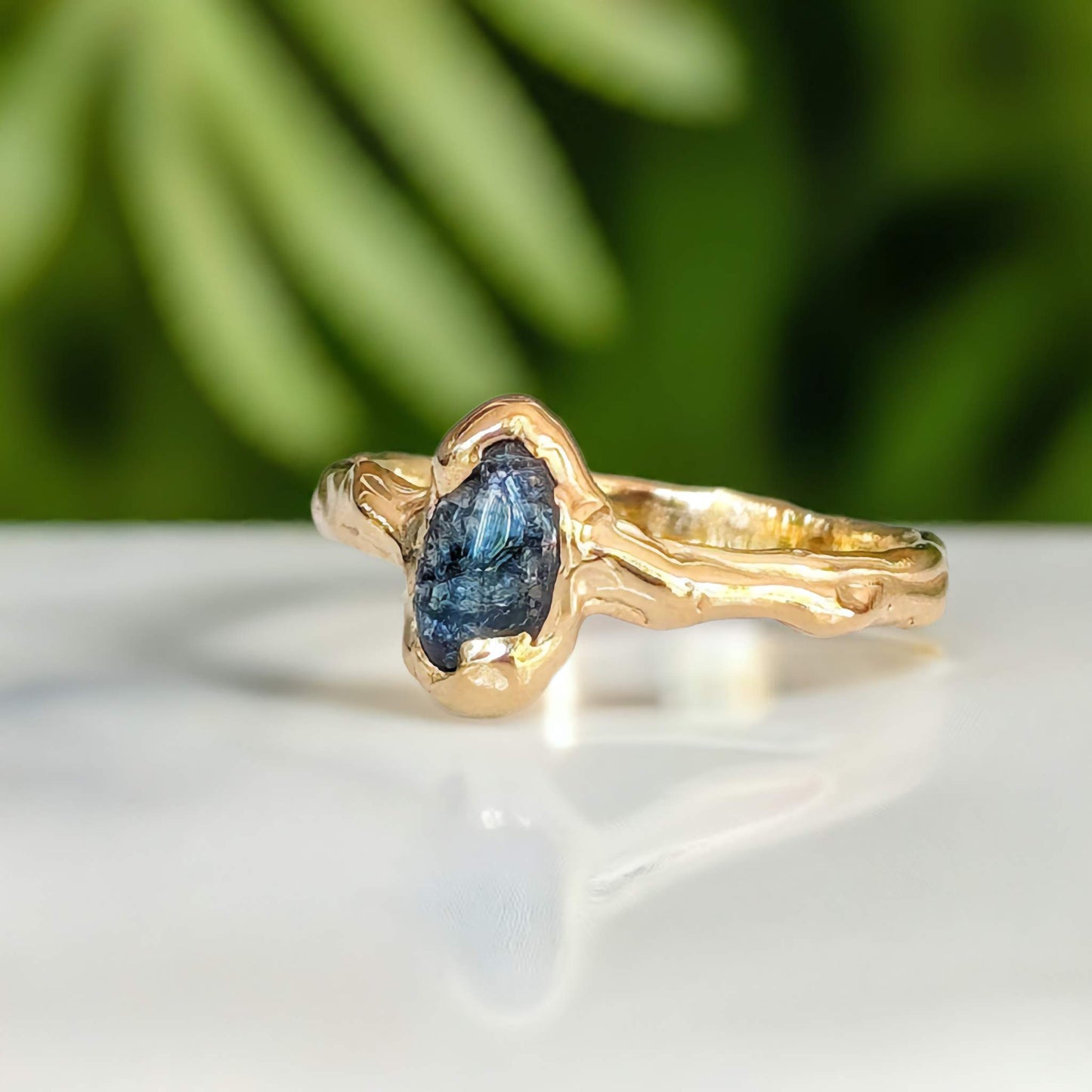 Australian Sapphire ring in Solid 14k Gold