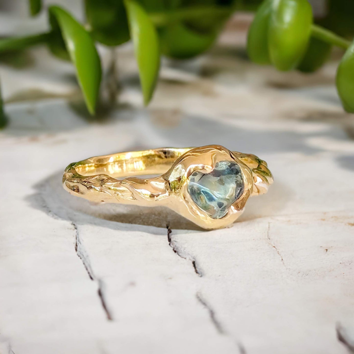 Australian Sapphire ring in Solid 14k Gold