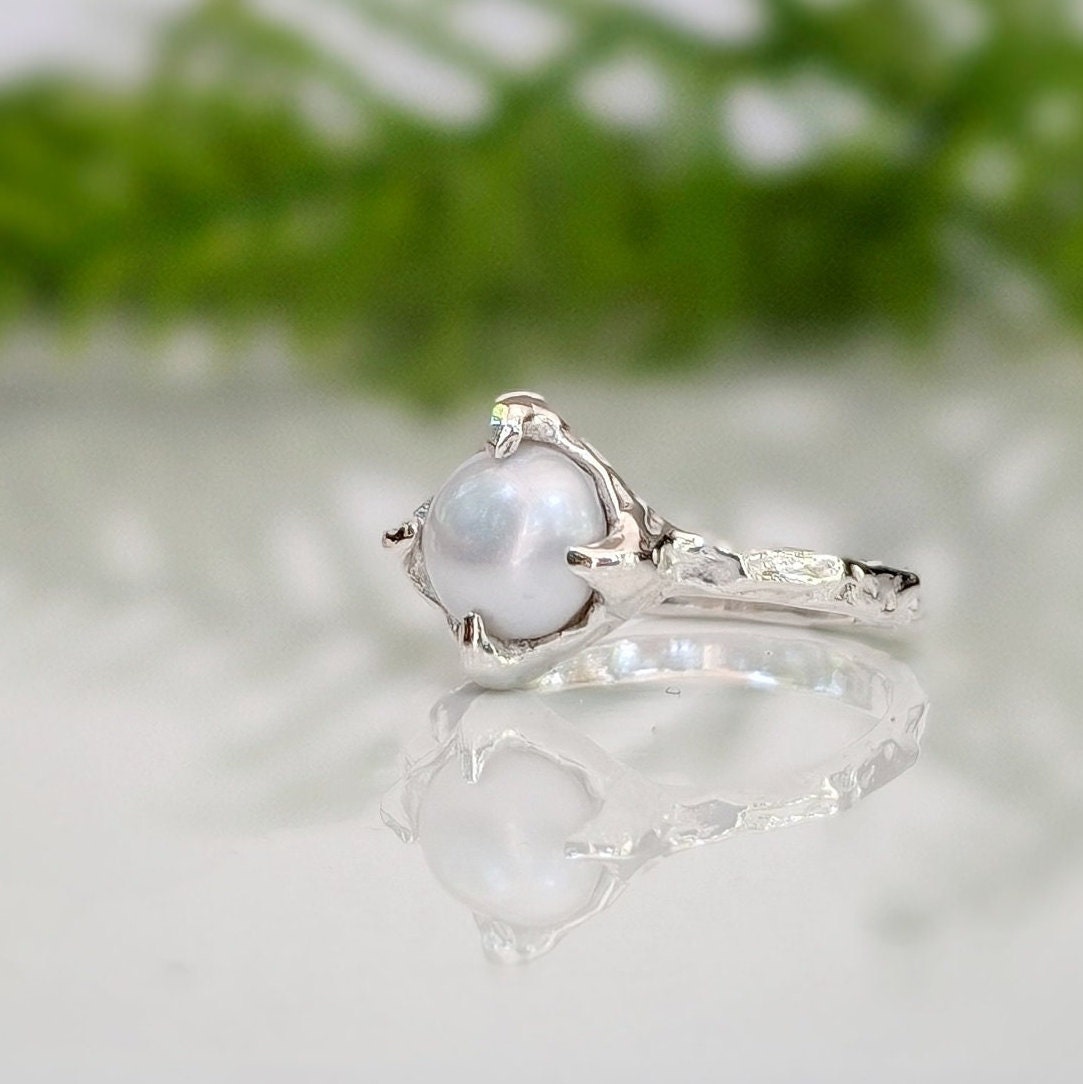 Silver Freshwater pearl textured ring - Moondrop Creations