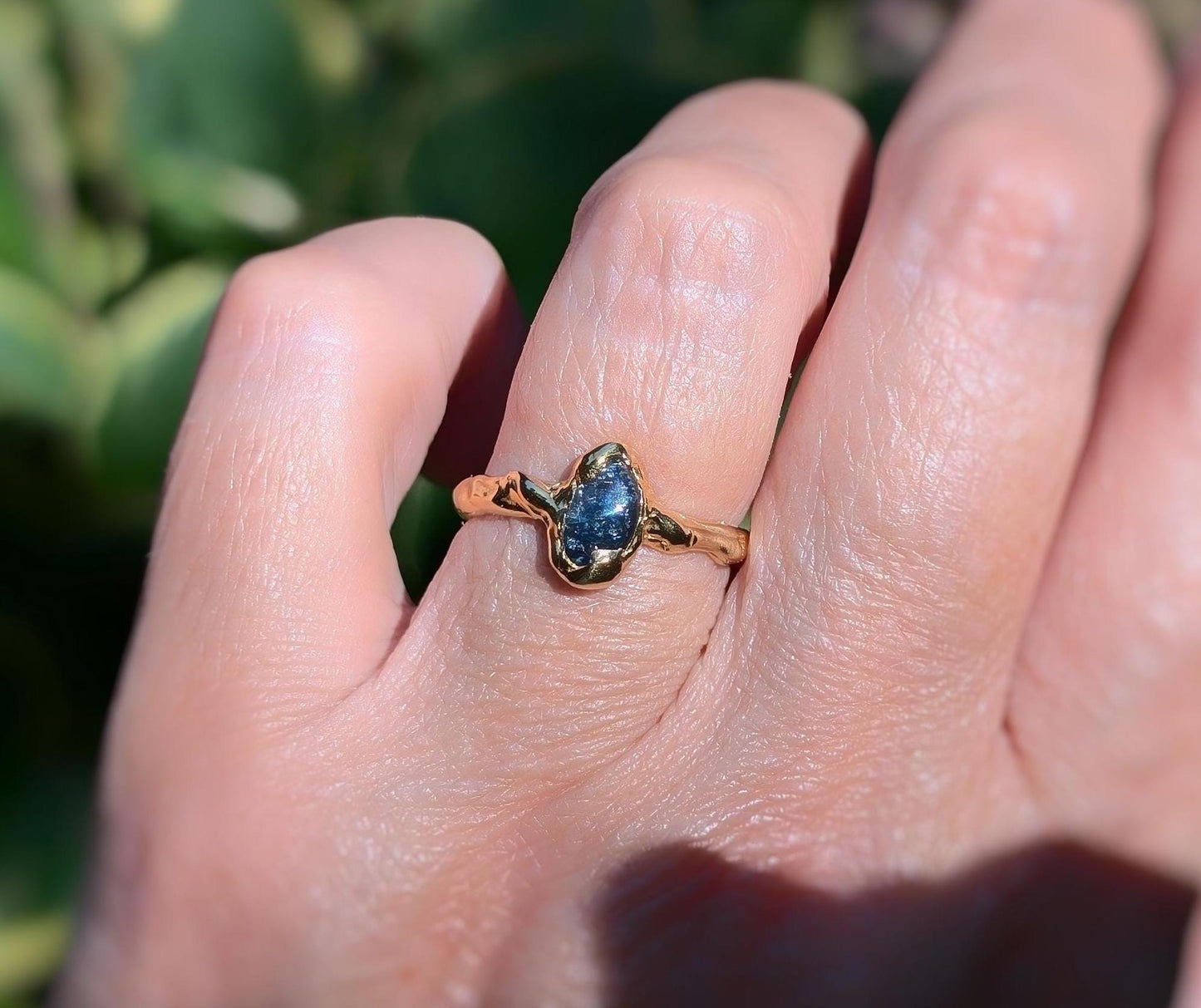 Australian Sapphire ring in Solid 14k Gold