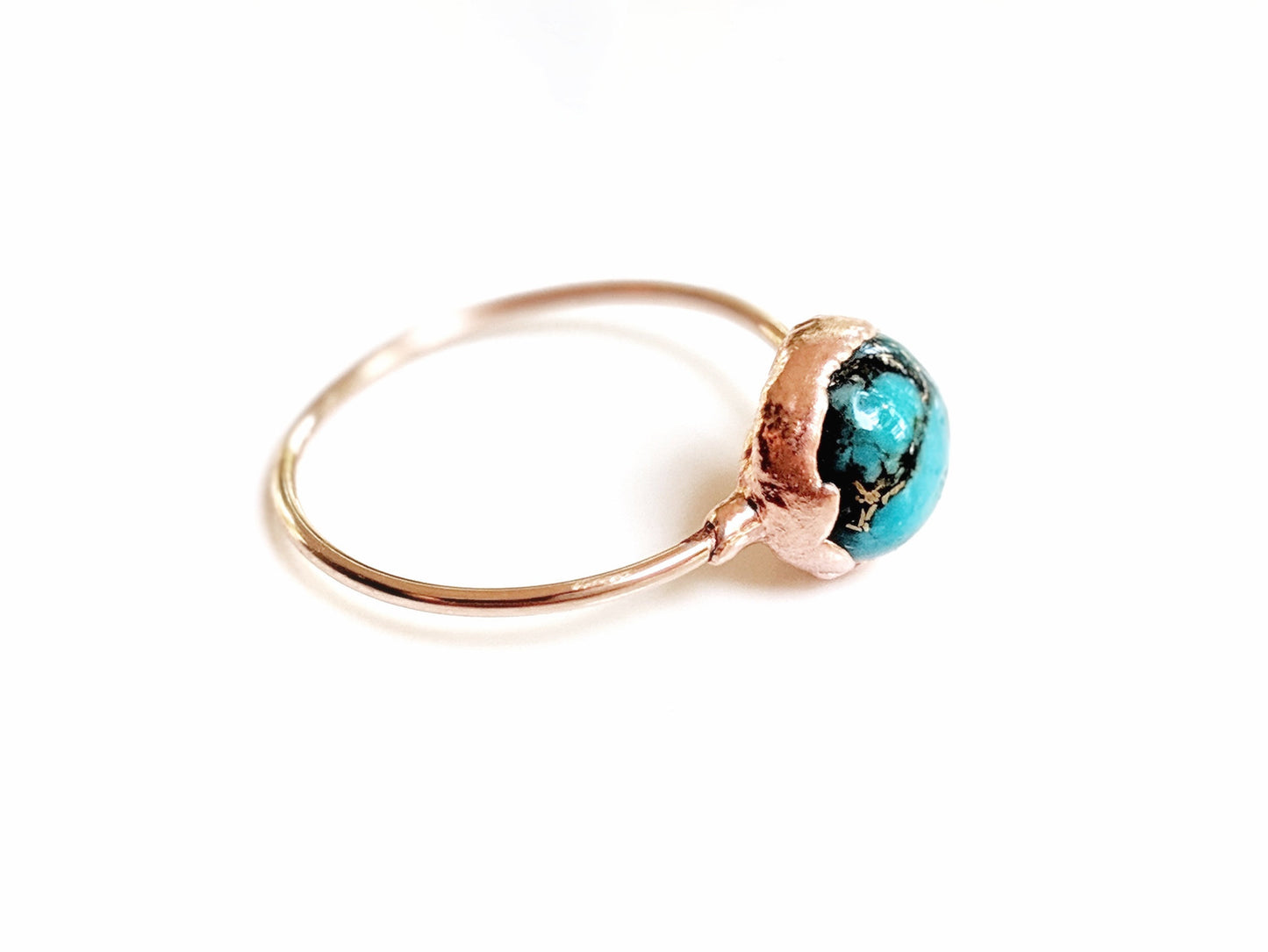 Natural round Turquoise ring in unique 18k Gold setting