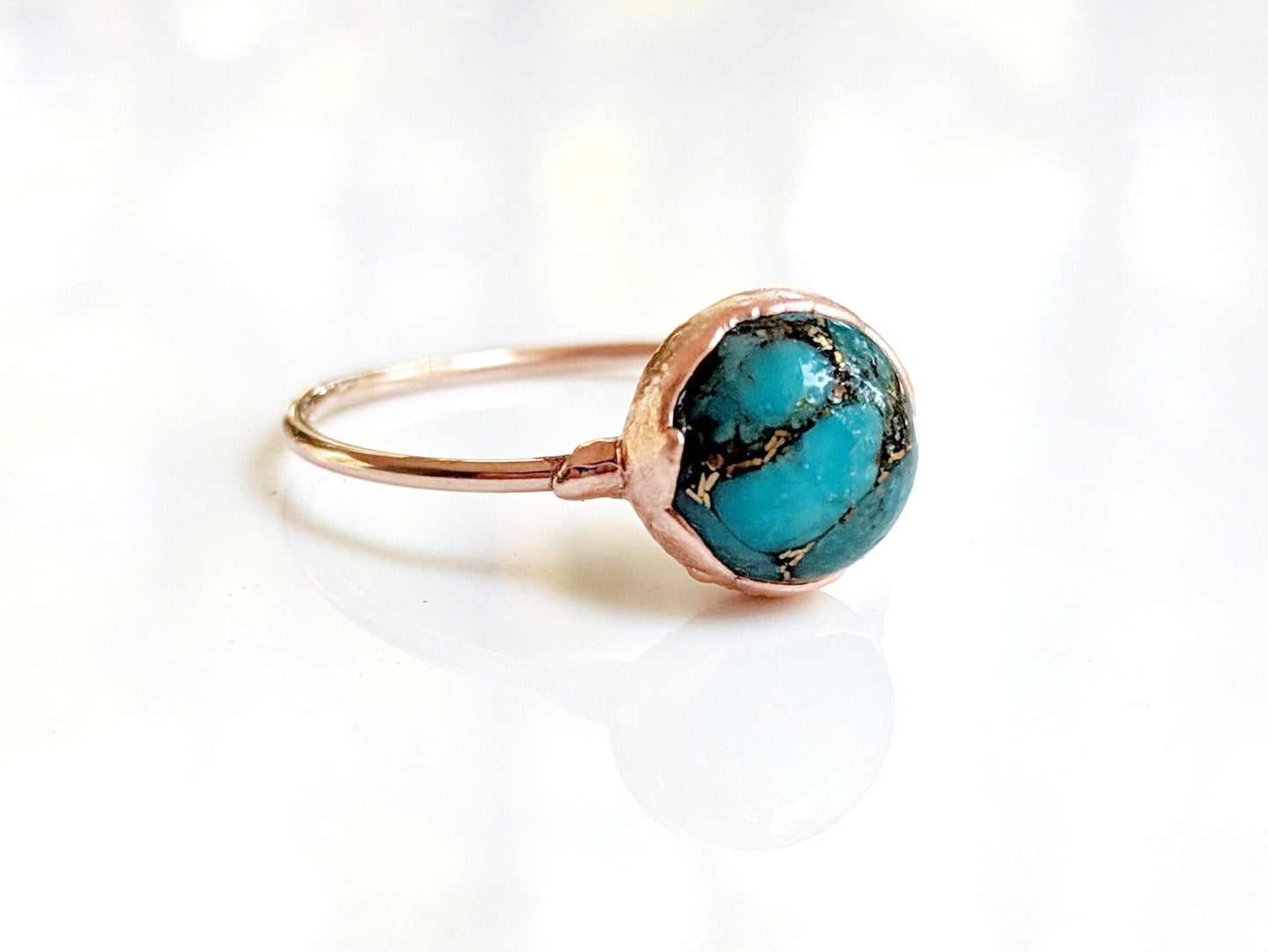 Natural round Turquoise ring in unique 18k Gold setting