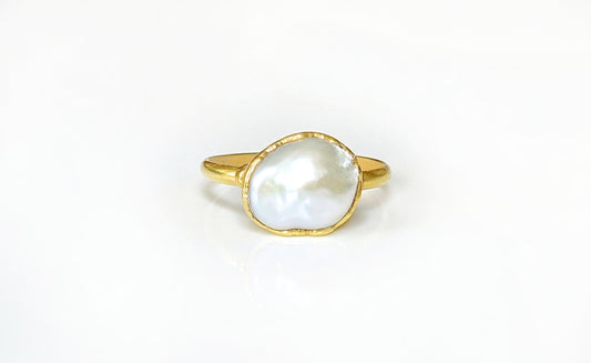 Large Freshwater Keshi Pearl ring in unique 18k Gold setting