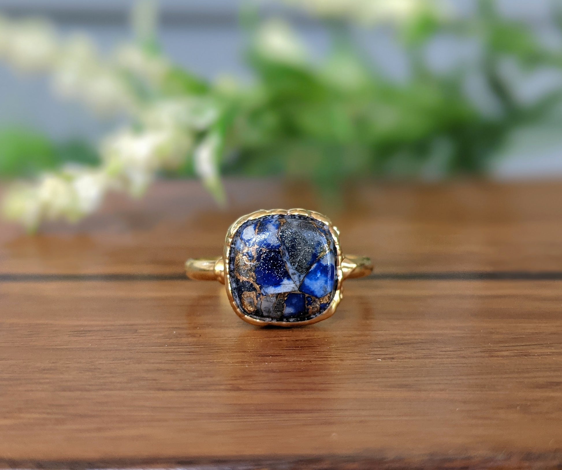 Natural large Lapis Lazuli ring in unique 18k Gold setting