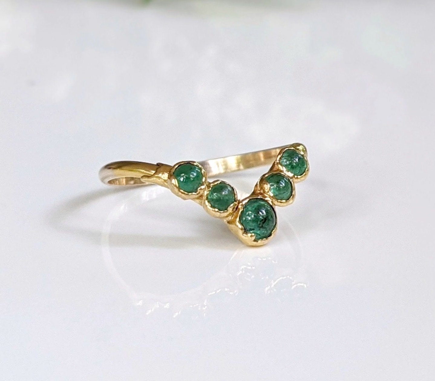 Natural Emerald Chevron wedding ring in 18k Gold