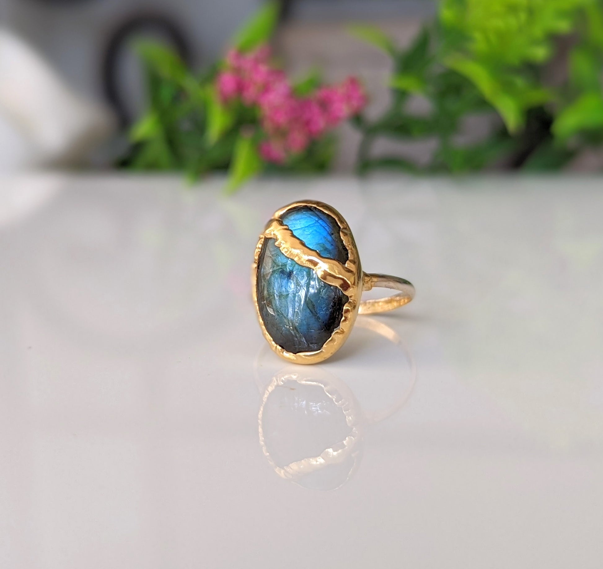 Labradorite Kintsugi ring in 18k Gold