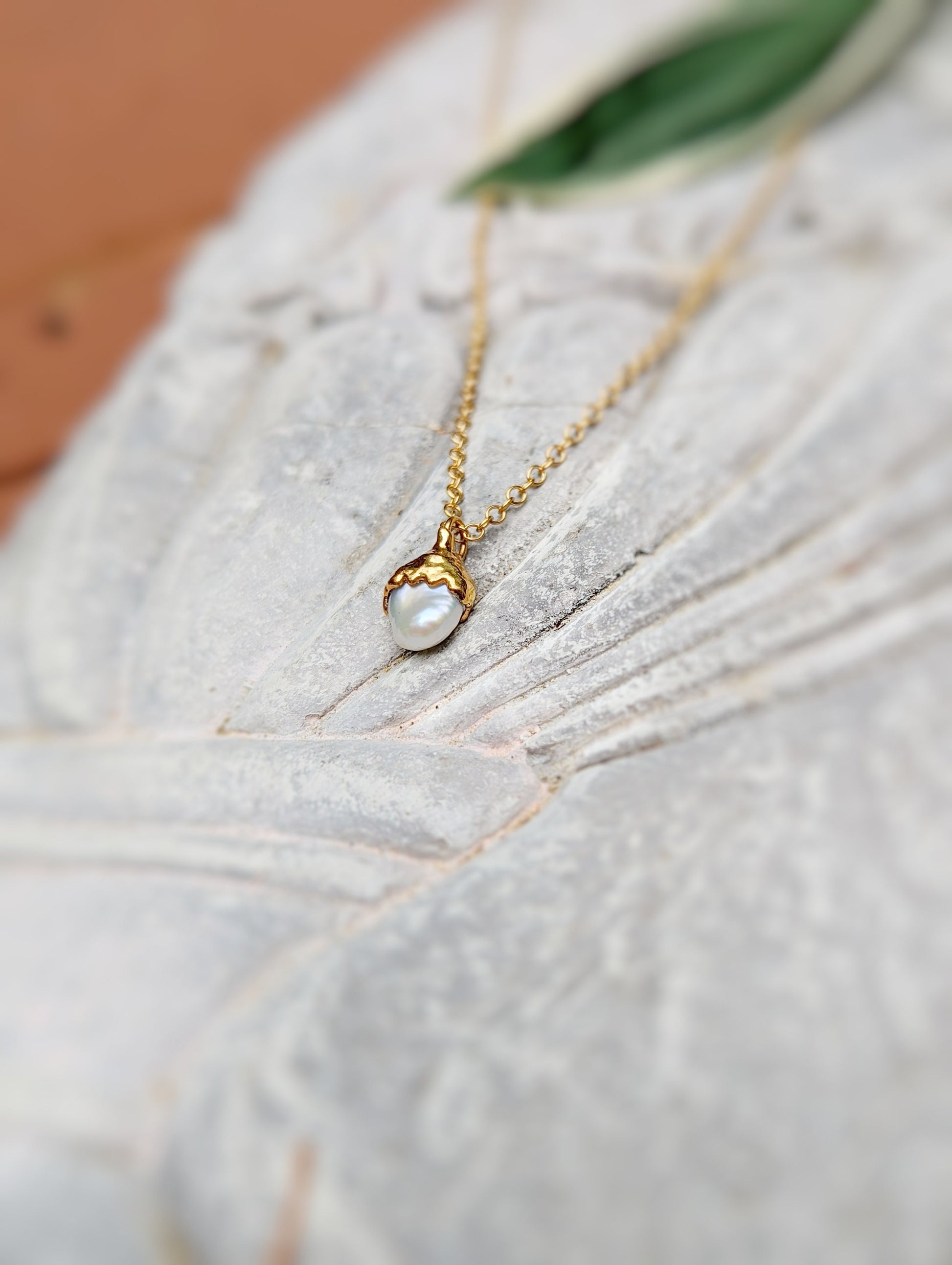 Small Delicate Single Pearl Necklace | IB Jewelry